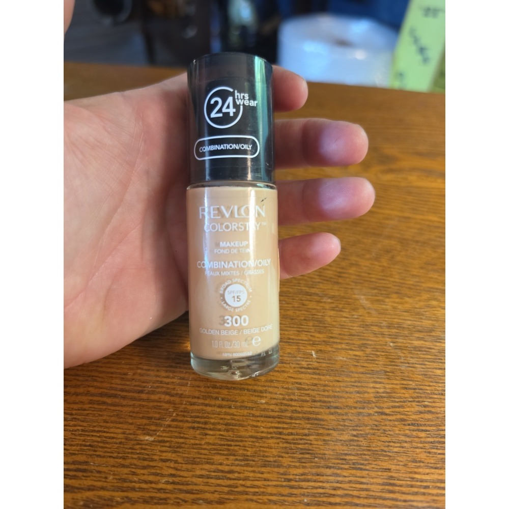 Revlon ColorStay Matte Finish Makeup Combination/Oily Skin #300 Golden Beige